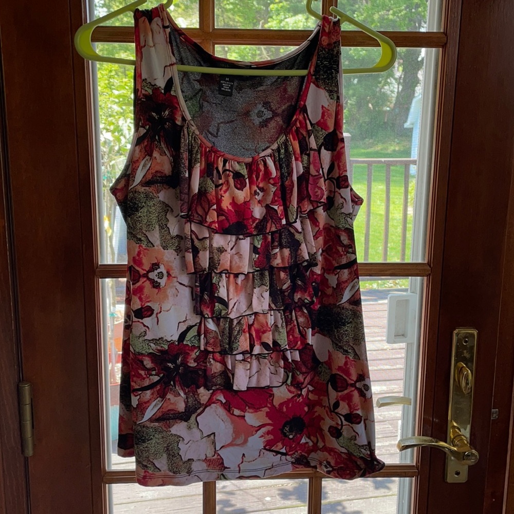 Style & Co medium sleeveless shirt w front ruffle